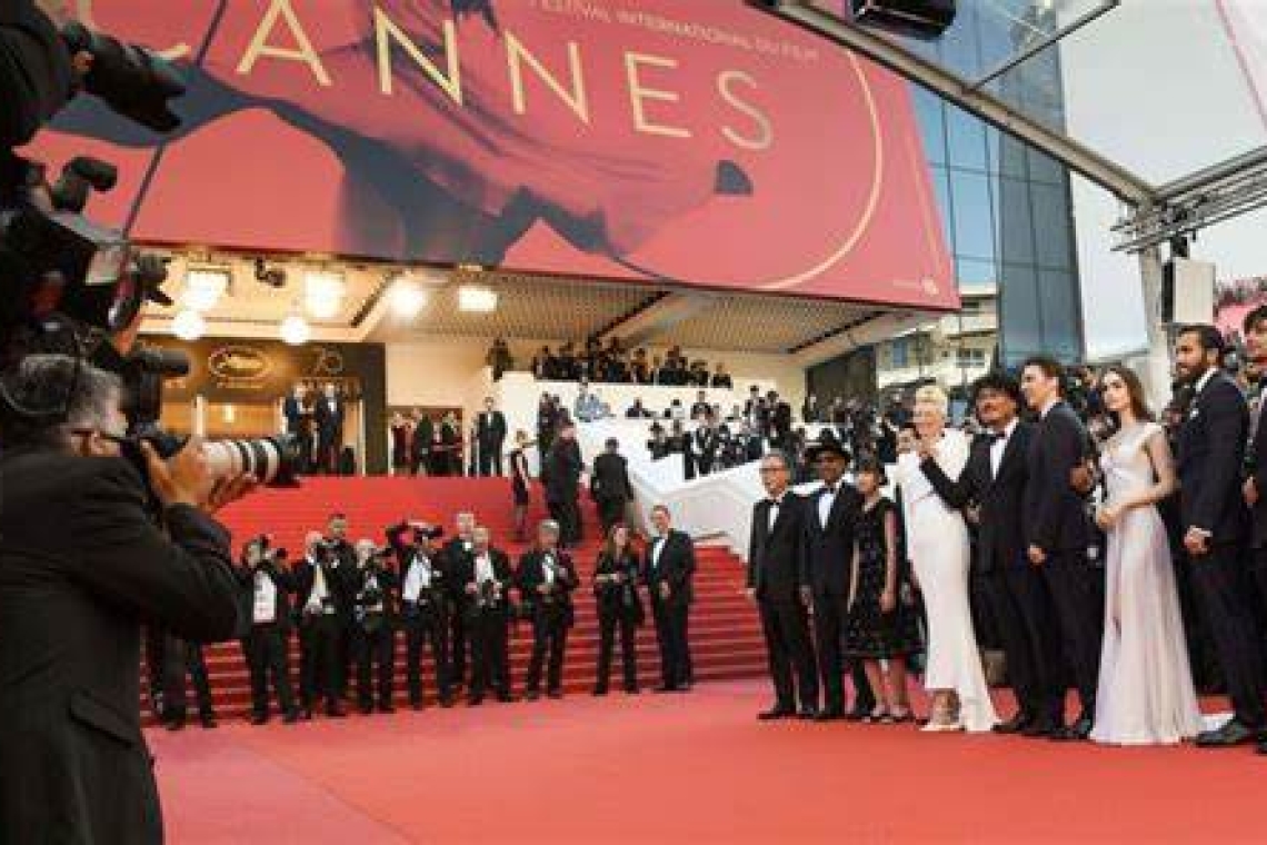 Omondo ,Bilan Cannes 2024 : Les gestes marquants d'Omar Sy au Festival de Cannes